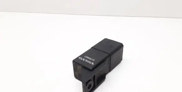 Volvo V60 Glow plug pre-heat relay 30785663 0281003047