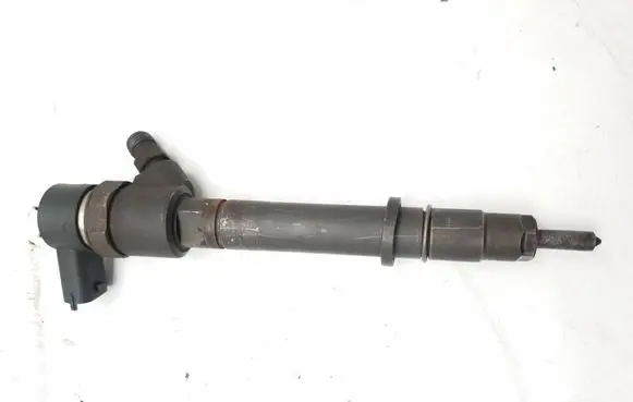 Volvo XC90 Fuel injector 8658355