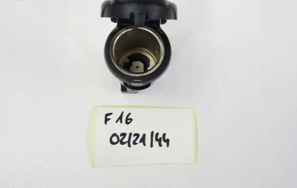 Nissan Juke II F16 12 V Socket (front) 