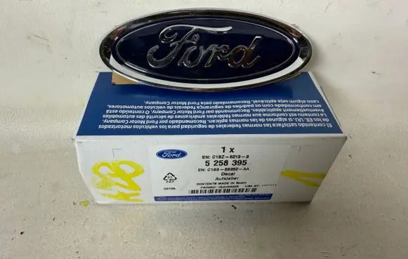 Ford Fiesta Manufacturer badge logo/emblem 