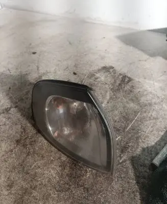 Volvo S80 Front indicator light 88204387