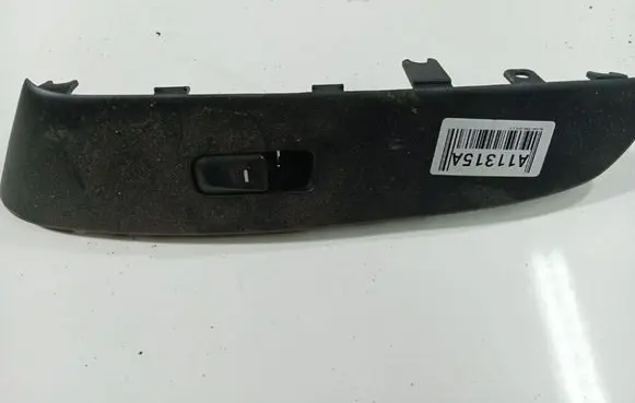 Hyundai ix35 Electric window control switch 