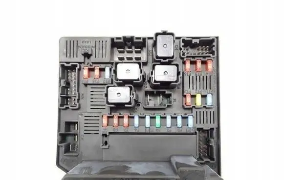 Nissan Qashqai Fuse box set 284B7JD01B 519136329 1017180031