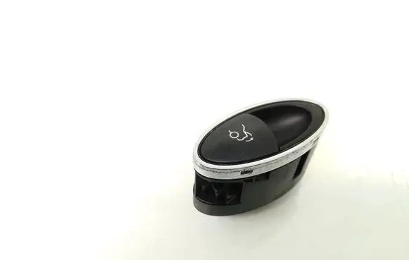Mercedes-Benz E W211 Tailgate/boot open switch button A2118211151