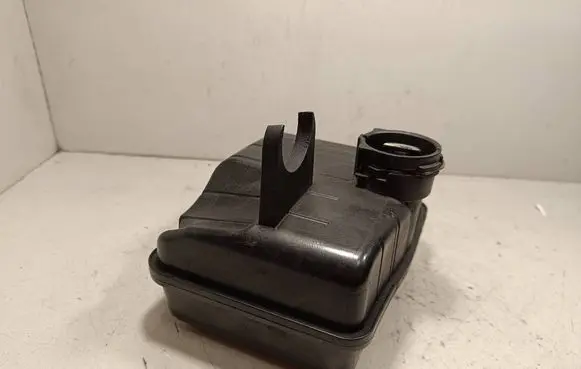 BMW 5 F10 F11 Intake resonator 851201403