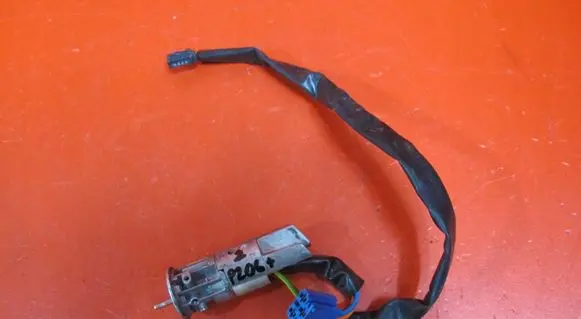 Peugeot 206+ Ignition lock