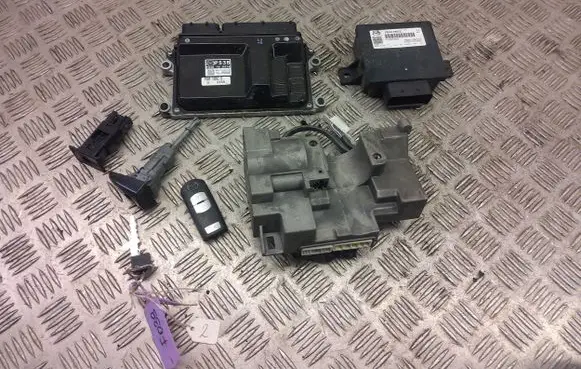 Mazda CX-3 Engine ECU kit and lock set PS3B18881A