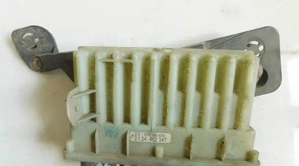 Opel Zafira A Coolant fan relay 15408379 24462347