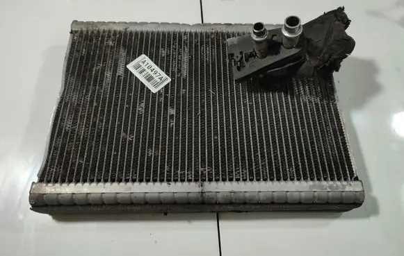 A/C cooling radiator (condenser)