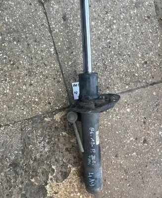 Volkswagen PASSAT B6 Front shock absorber/damper