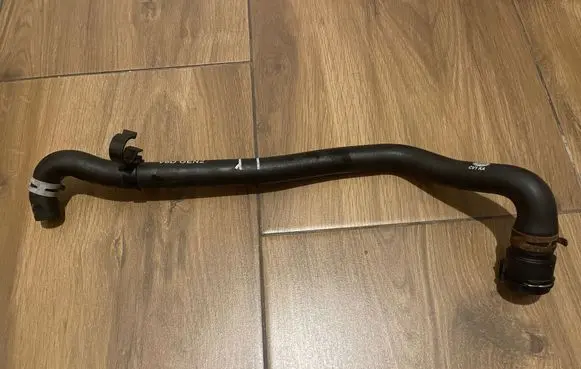 Land Rover Range Rover Sport L494 Engine coolant pipe/hose FPLA7752CA