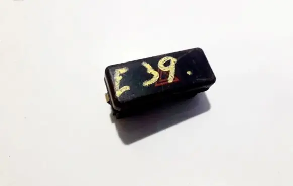 BMW 5 E39 Hazard light switch 8350947