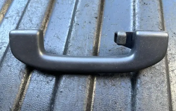 Rear interior roof grab handle