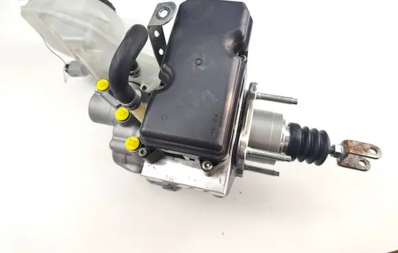 Toyota Prius (XW50) ABS Pump 4721047210 4727047040