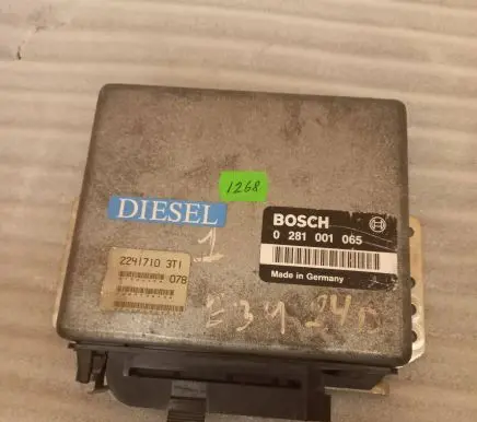 BMW 5 E34 Engine control unit/module 0281001065 2241710