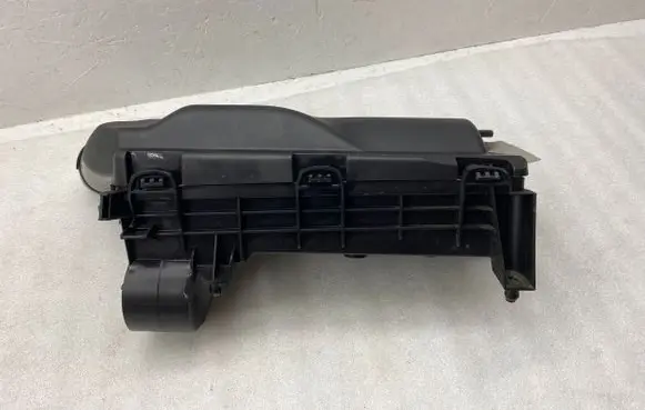 Peugeot 5008 II Air filter box 9804412280