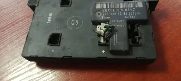 Mercedes-Benz C W203 Door control unit/module a2038201385