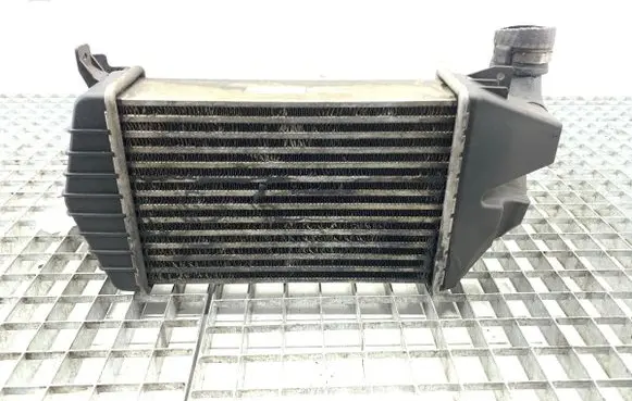 Opel Astra H Intercooler radiator 13213402