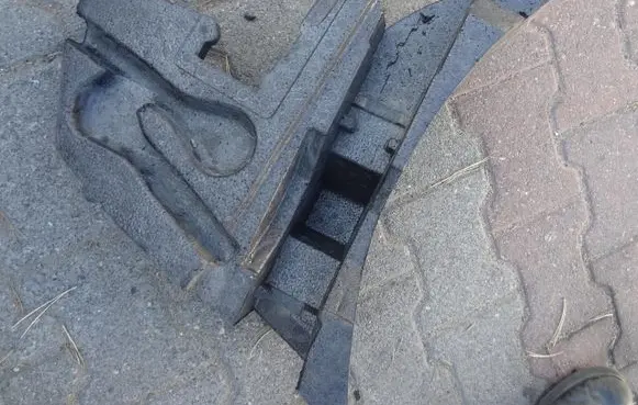 Nissan Qashqai+2 Spare wheel section trim 52758275827582