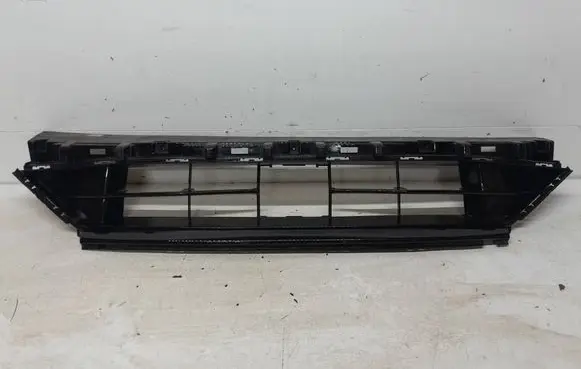 Ford Kuga III Front bumper lower grill LV4B17K945S LV4B17K945A