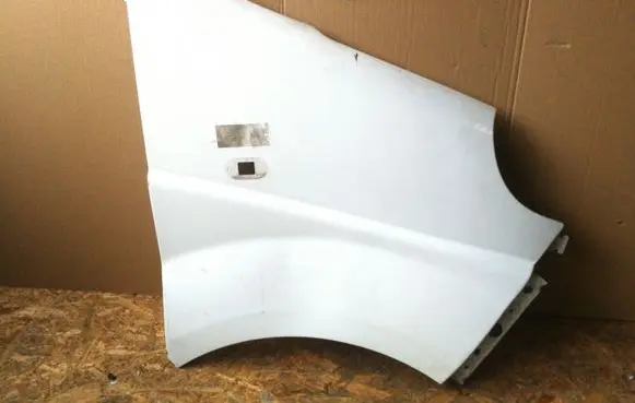 Nissan Primastar Fender