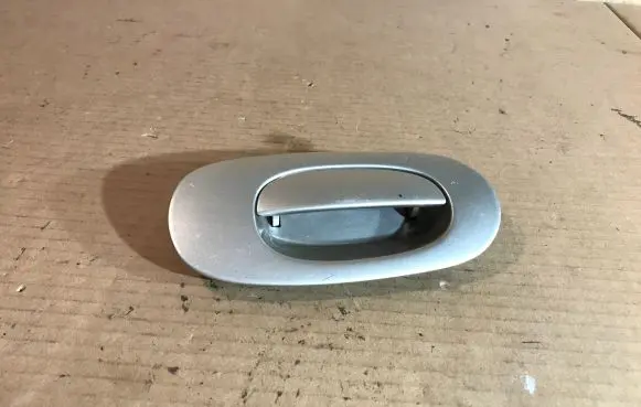 Jaguar XJ X308 Front door exterior handle R20193 YELLOW
