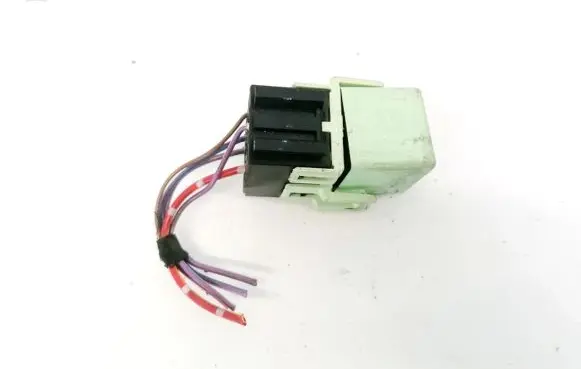 BMW 5 E39 Other relay 61368373700
