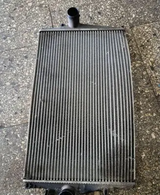 Volvo XC70 Intercooler radiator 8671694