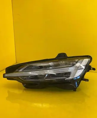 Volvo V60 Headlight/headlamp 32273021
