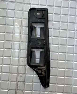Volkswagen Golf V Front bumper mounting bracket 1K0807184