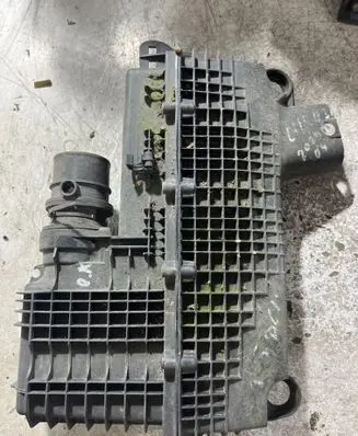 Nissan Navara D40 Air filter box 8200089030