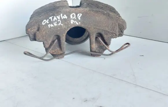 Skoda Octavia Mk2 (1Z) Front brake caliper