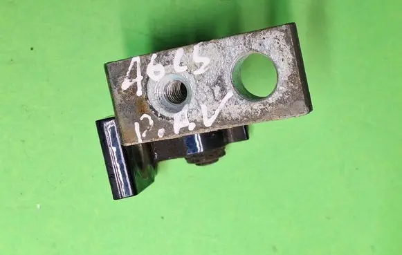Audi A6 S6 C5 4B Front door upper hinge 