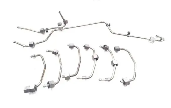 Volkswagen Touareg I Fuel injector supply line/pipe 