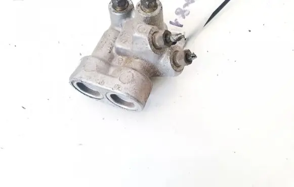 Volkswagen Transporter - Caravelle T4 Brake power pressure regulator 