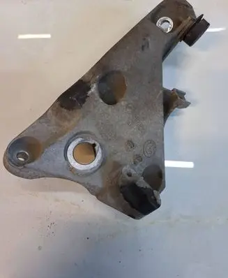 BMW X5 F15 Engine mounting bracket 6859785