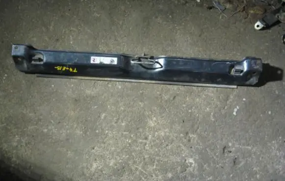 Volkswagen Transporter - Caravelle T4 Top upper radiator support slam panel
