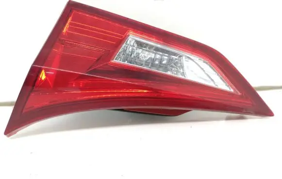 Toyota Auris E180 Tailgate rear/tail lights 05180238
