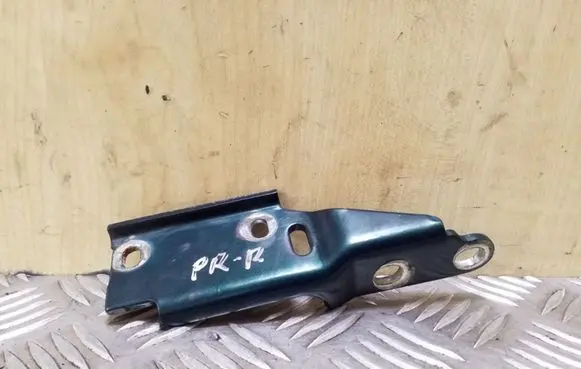 Engine bonnet/hood hinges