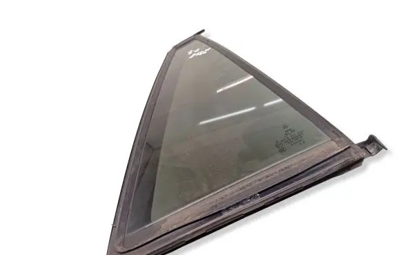 Mercedes-Benz R W251 Rear vent window glass A2517300355