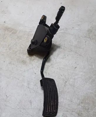 Nissan Qashqai Accelerator throttle pedal 2598A10906