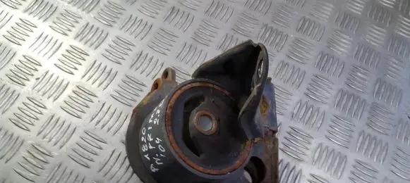 Nissan Primera Engine mount bracket