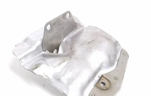 Volkswagen PASSAT B8 Heat shield in engine bay 05E253041F