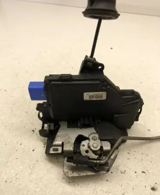 Audi A8 S8 D3 4E Front door lock 4E2837015