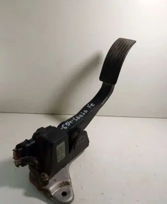 Hyundai Santa Fe Accelerator throttle pedal 3270526010 288501755 0281002557