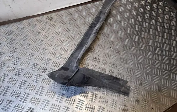 Audi A5 8T 8F Fender end trim 8T0821112