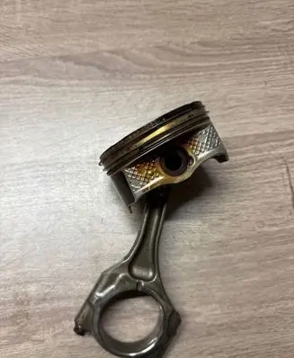 Subaru Forester SJ Piston with connecting rod AF43847