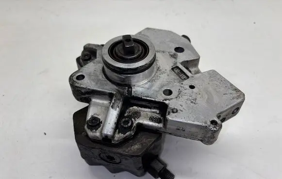 Volvo XC90 Fuel injection high pressure pump 0445010111