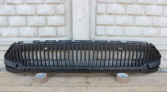 Skoda Enyaq iV Front bumper lower grill 5LA853677B