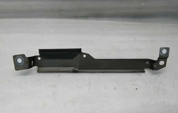 Fender mounting bracket